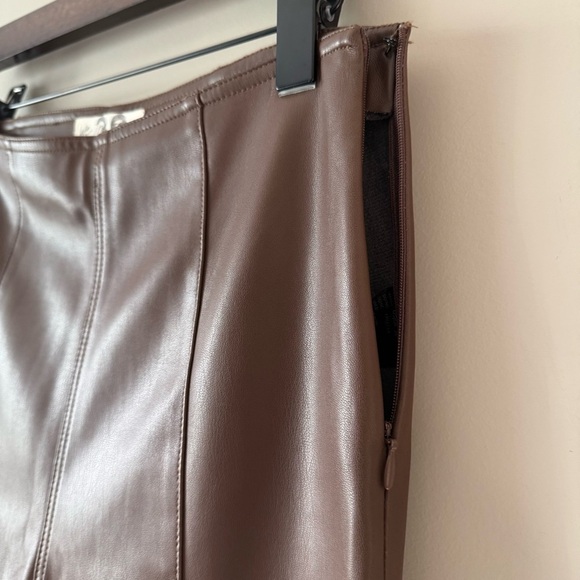 FREE PEOPLE WE THE FREE SPITFIRE SKINNY FAUX LEATHER PULL ON PANTS SIZE 28 - Picture 3 of 9